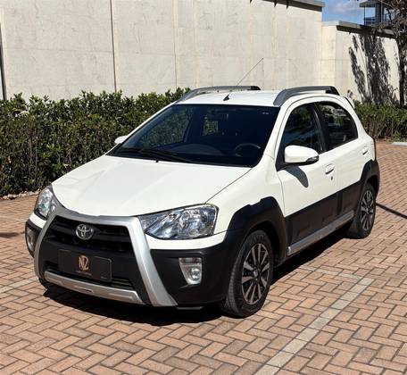 TOYOTA ETIOS 1.5 XLS 16V FLEX 4P MANUAL TOYOTA ETIOS 1.5 XLS 16V FLEX 4P MANUAL